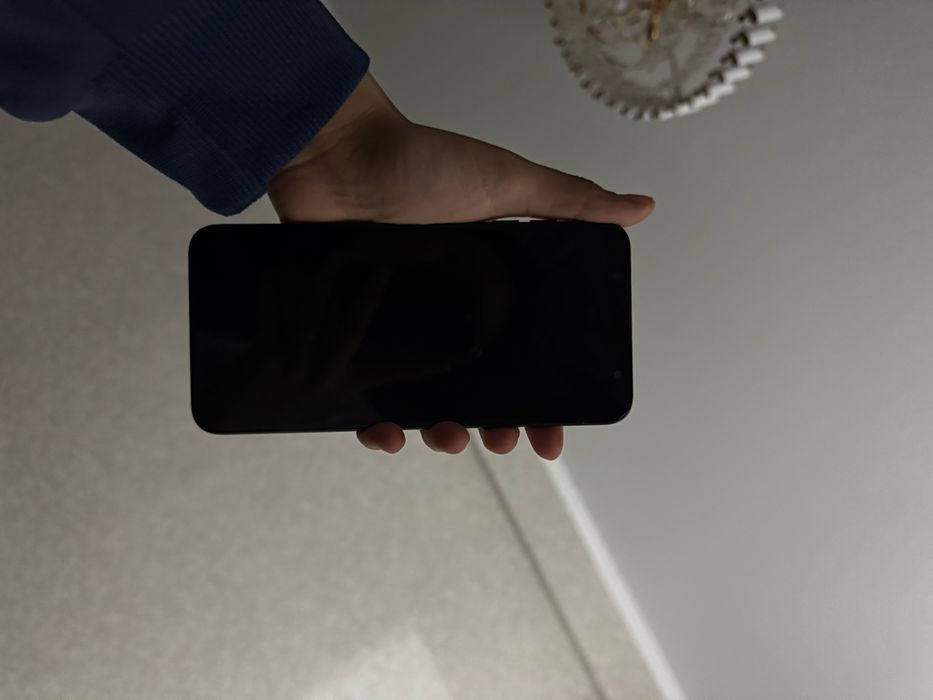 Самсунг А6+ в хорошем состоянии зарядка все работает