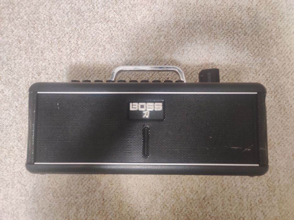 Продам комбоусилитель boss katana air