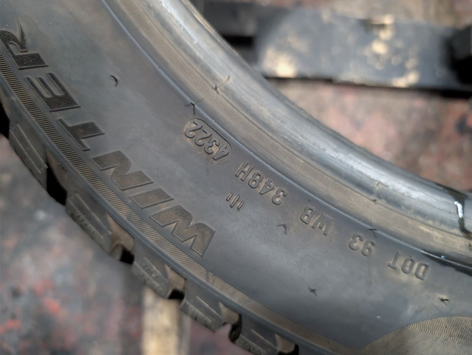 235/45R18  Pirelli iarna 6mm stare foarte buna