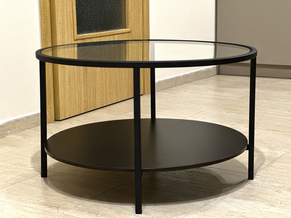 Стъклена холна маса