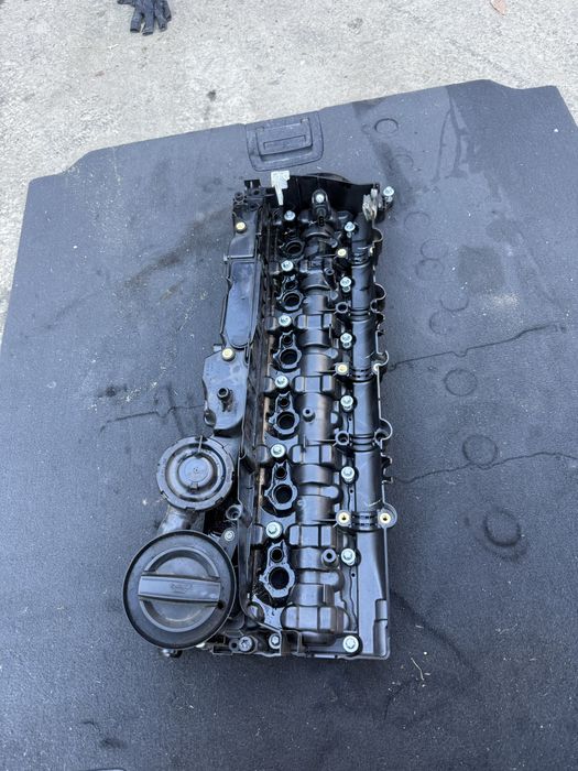 Капак клапани  БМВ N57d30b 313 (kapan klapani BMW N57d30b 313)