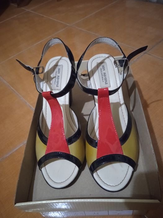 Sandale din piele naturală.70lei