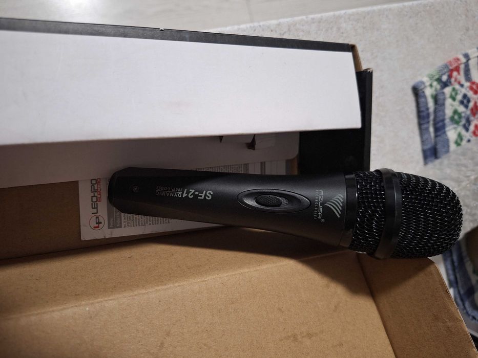 Microfon cu fir SF-21