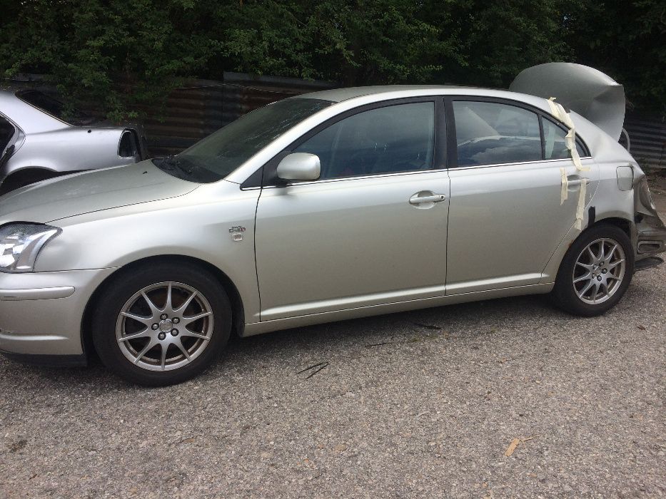 Toyota Avensis 2.0D4D 116к.с. на части