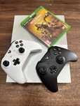 Xbox One S 1TB 2 джойстика и 1 игра
