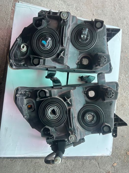 Фарове Тойота Секвоя 2016г