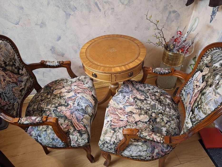 Барокови кресла,масичка за кафе