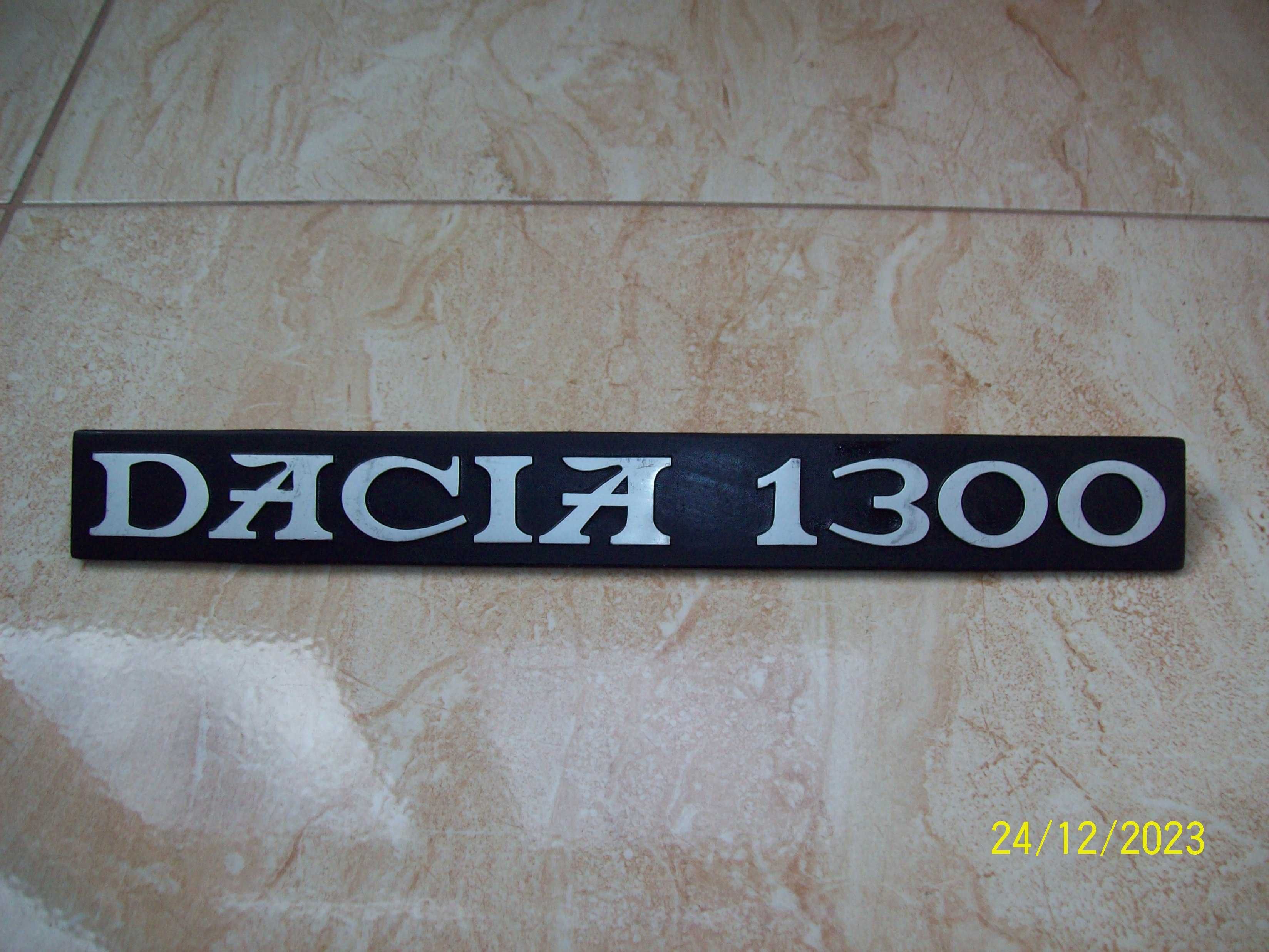 Emblema sigla capota spate auto epoca Dacia 1300 Renault 12