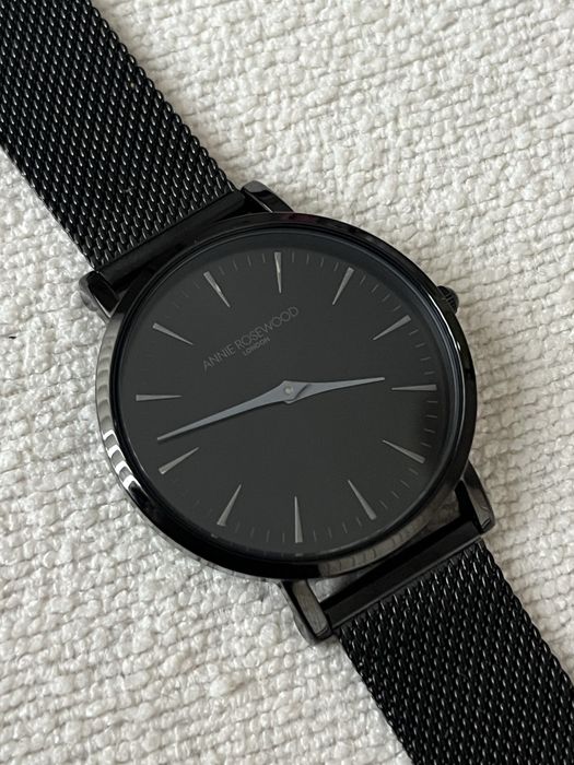 Annie Rosewood LONDON