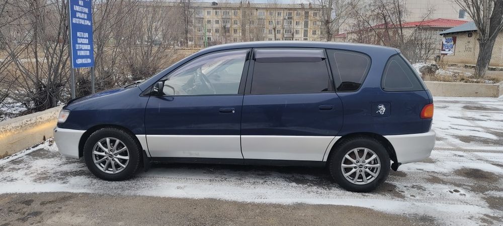 Тойота Ипсум 1996 год