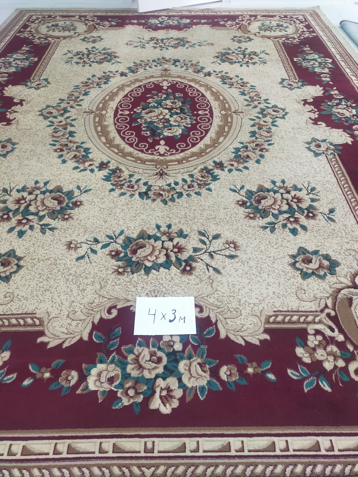 Продается бу ковры, отличном состаяние ,хорошее  качество.