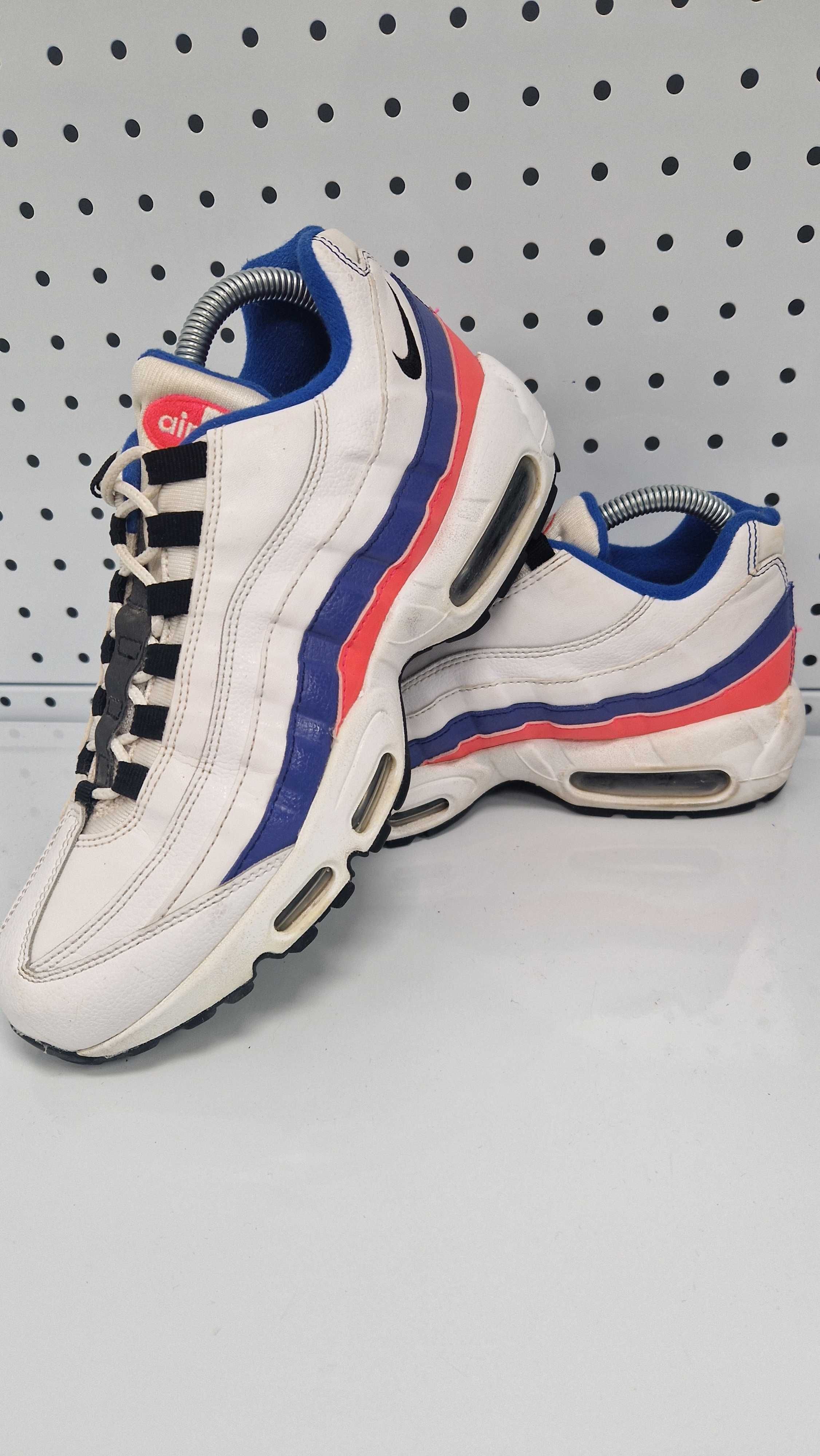 Оригинални дамски маратонки- Nike Air Max 95 Essential