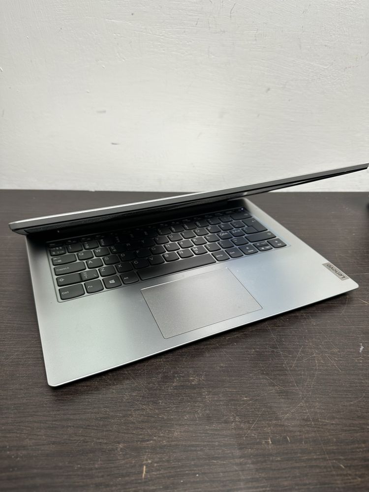 Laptop lenovo ideapad 1 14lgl05 -ultra slim si portabil