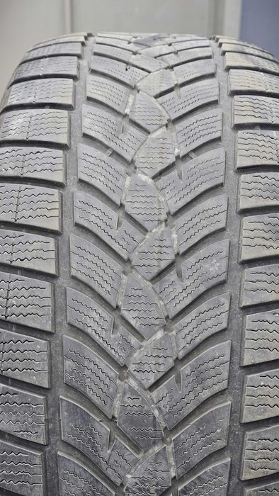 2 бр. 255/50/20 зимни Goodyear-перфектни