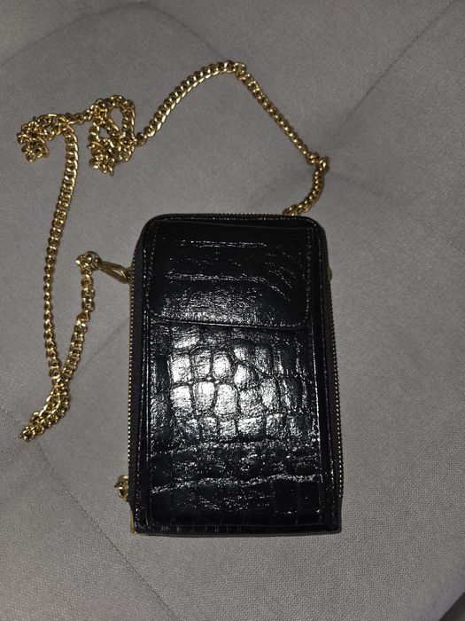 Лачена чантичка за телефон