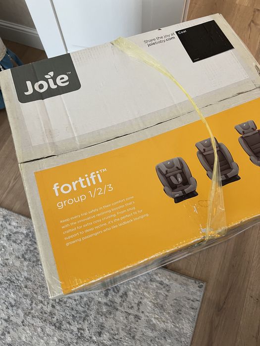 Новое автокресло Joie fortifi