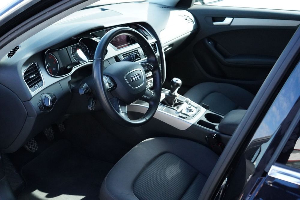 2013 Audi A4 B8 Avant Facelift - 2.0 TDI 143CP - Bi-Xenon * LED * Navi