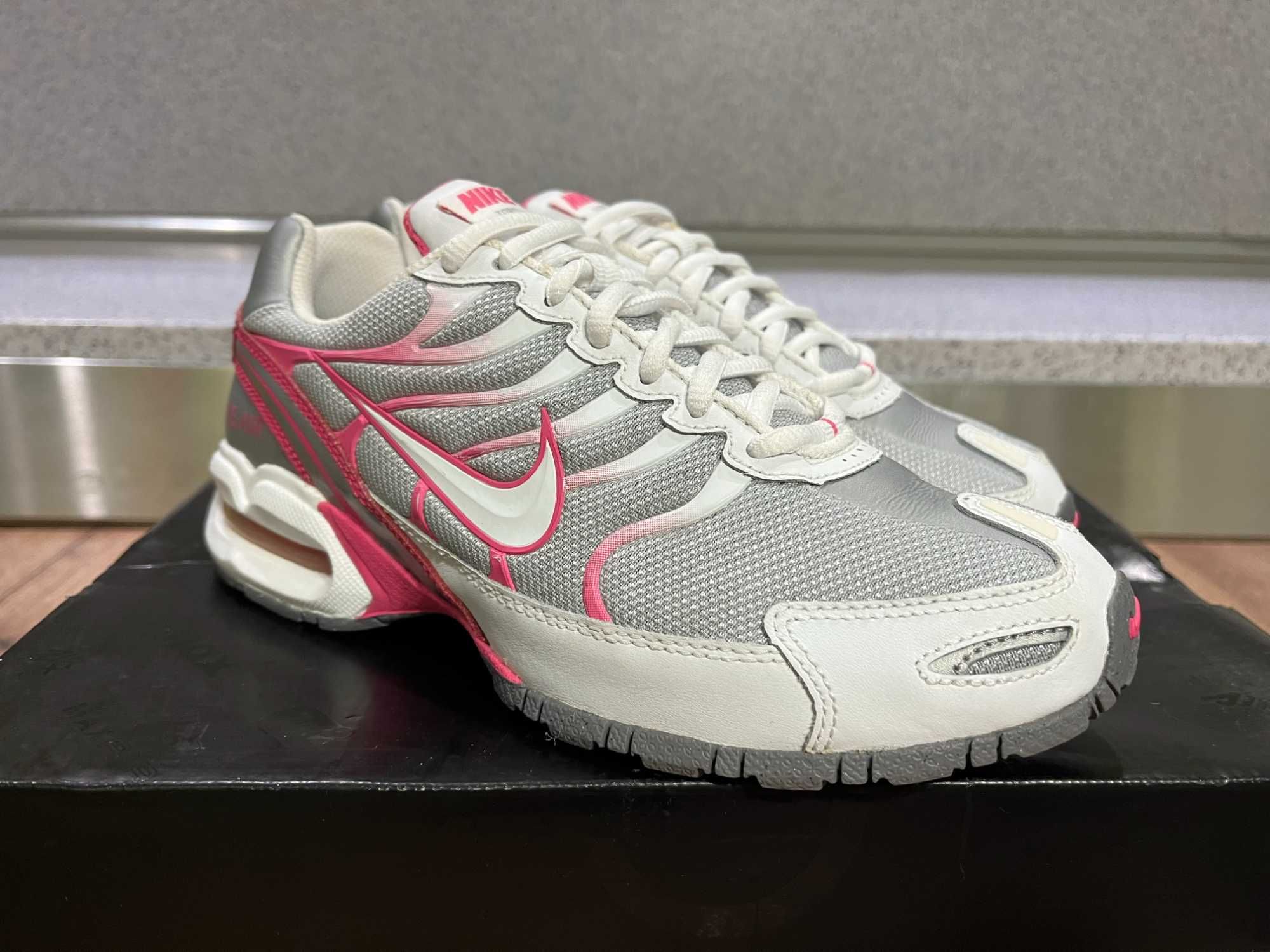 Ретро Модел  - Nike Air Max Torch 4   /   White Grey Pink