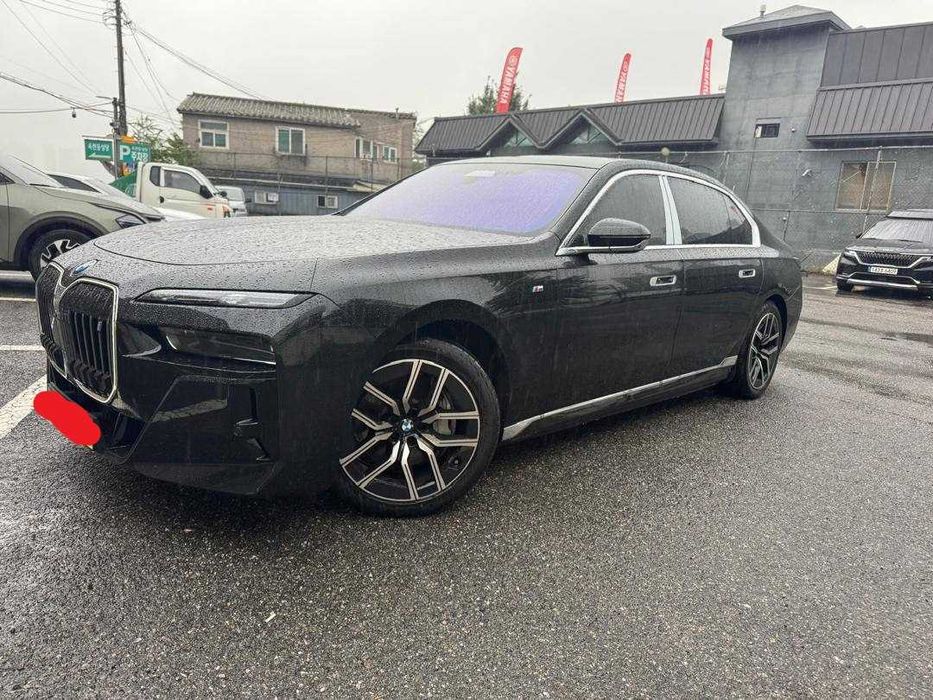 Продам новую BMW i7 eDrive50!
