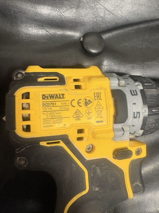 3 бр винтоверт  Dewalt зарядно