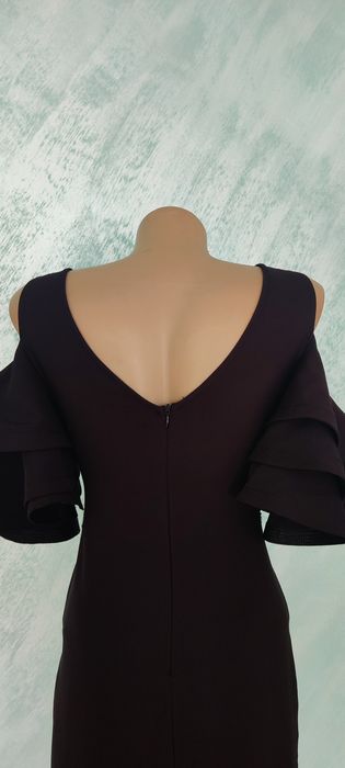 Rochie midi cu volane pe umeri