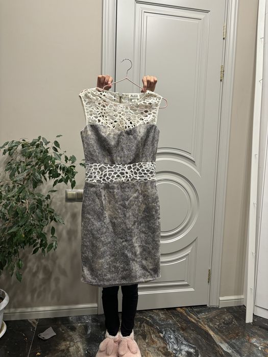 Продаем Платье в хорошем состоянии