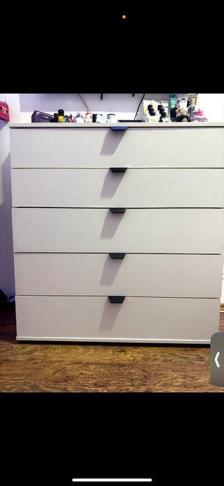 Vand comoda cu 5 sertare