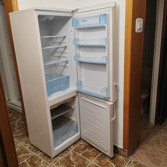 Vând Frigider Arctic H 170 cm in jud. Constanta