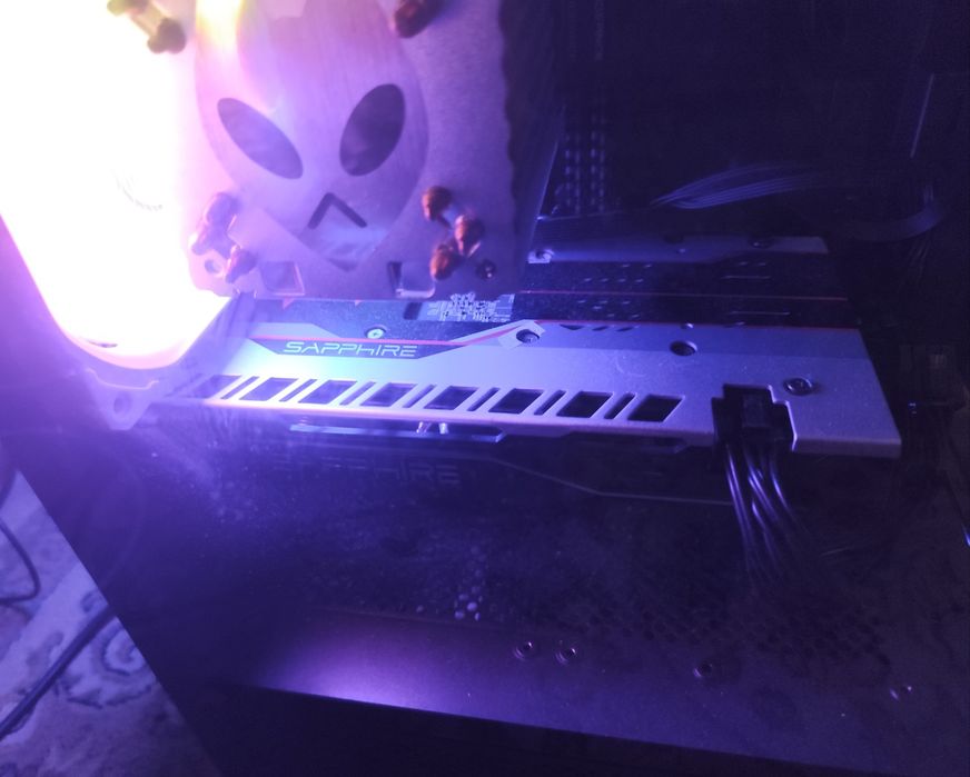 Продам видеокарту Rx 570 Sapphire Edition