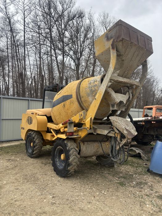 Autobetoniera 4x4 fiori schimb cu miniexcavator