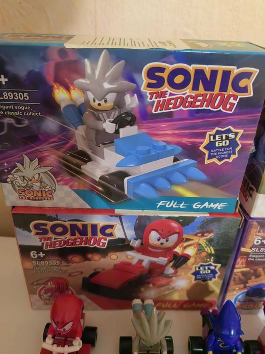 фигурки Sonik с превозни средства