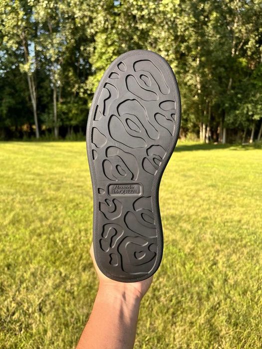 Alexander McQueen black 44