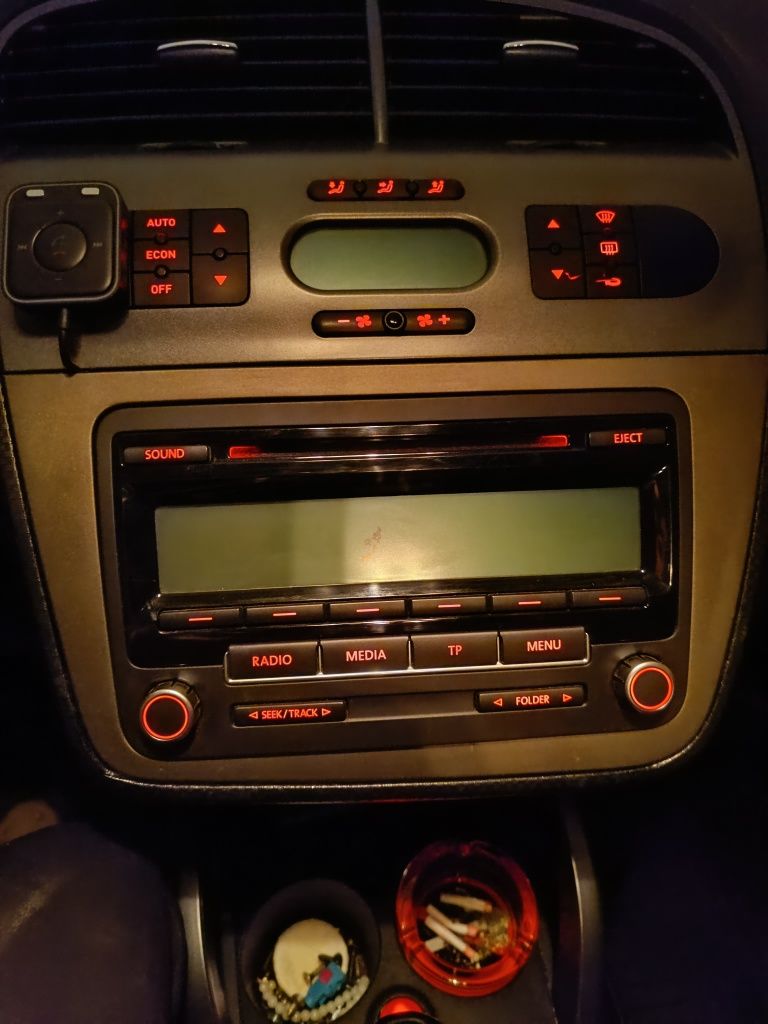 Vind CD player original Volkswagen RCD 310