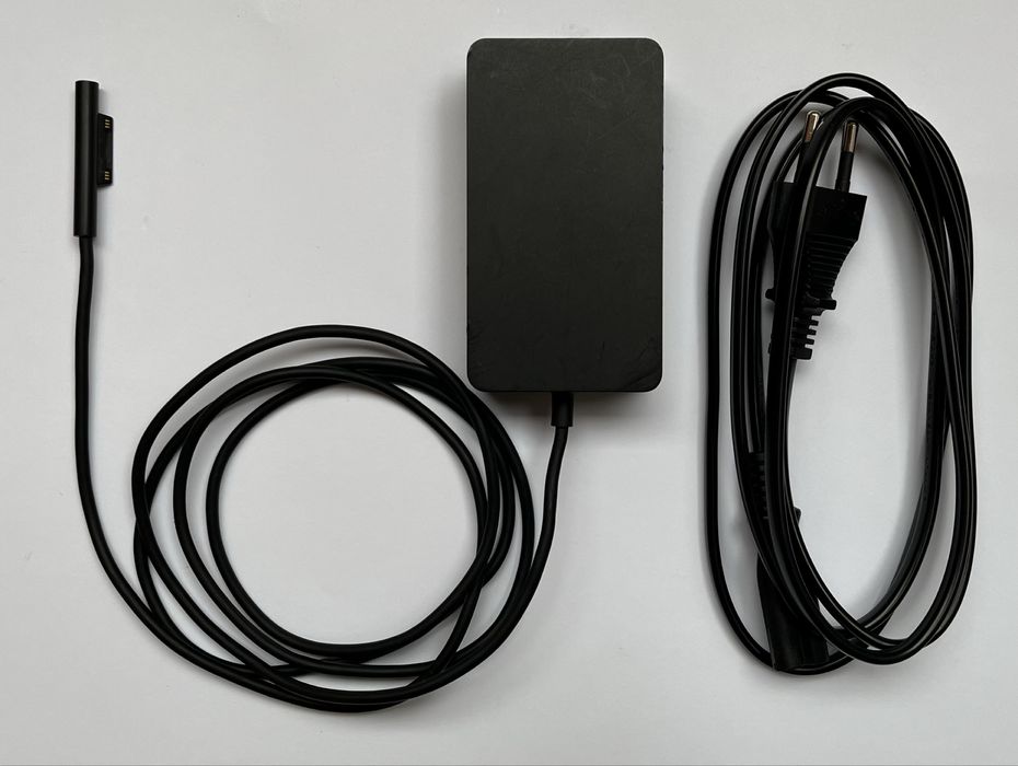 Microsoft Surface Pro 5 [1796] | i5-7300U | 4GB | 512GB | Windows 11