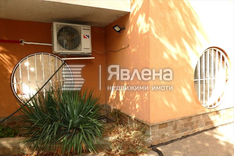 Магазин 82 кв.м. под наем в жк."Левски Г"