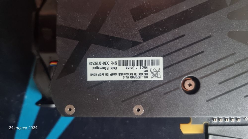 Vând două plăci video Nvidia și Amd