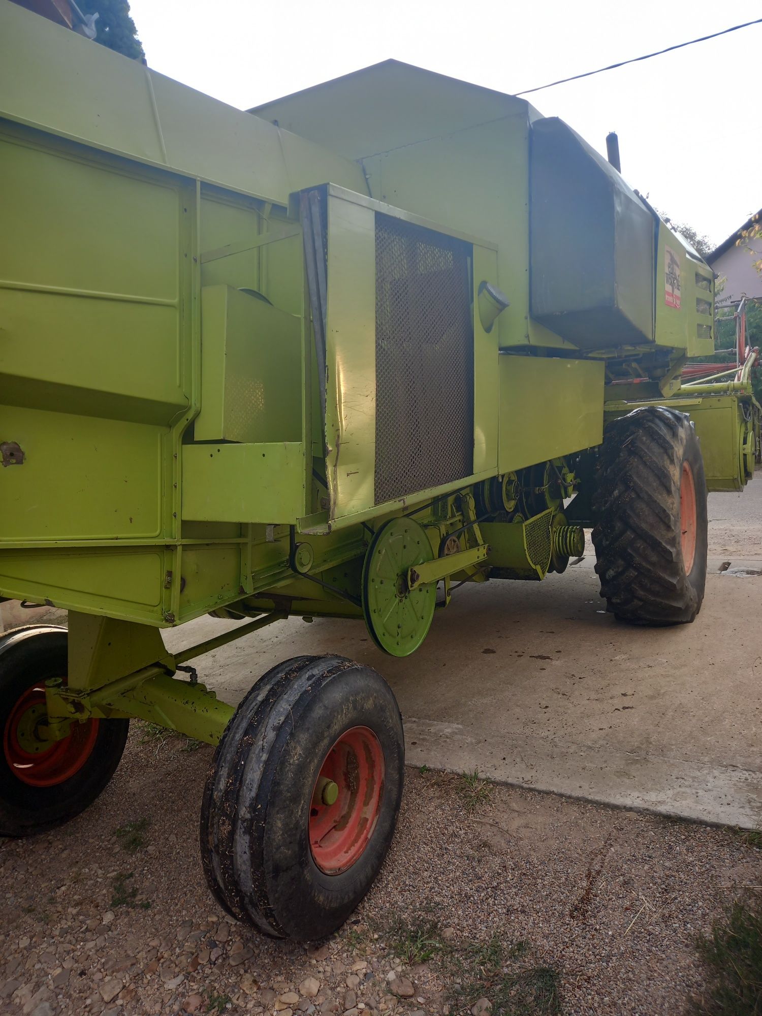 Vând combină claas consul.