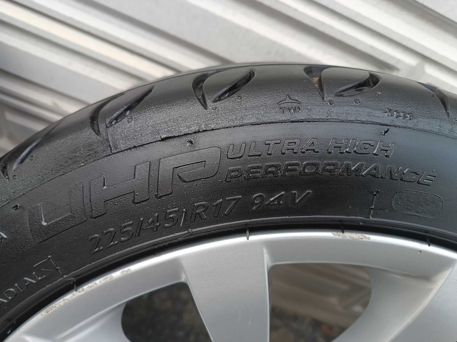 Vând un set de jante BMW R17 5*120
8J et34