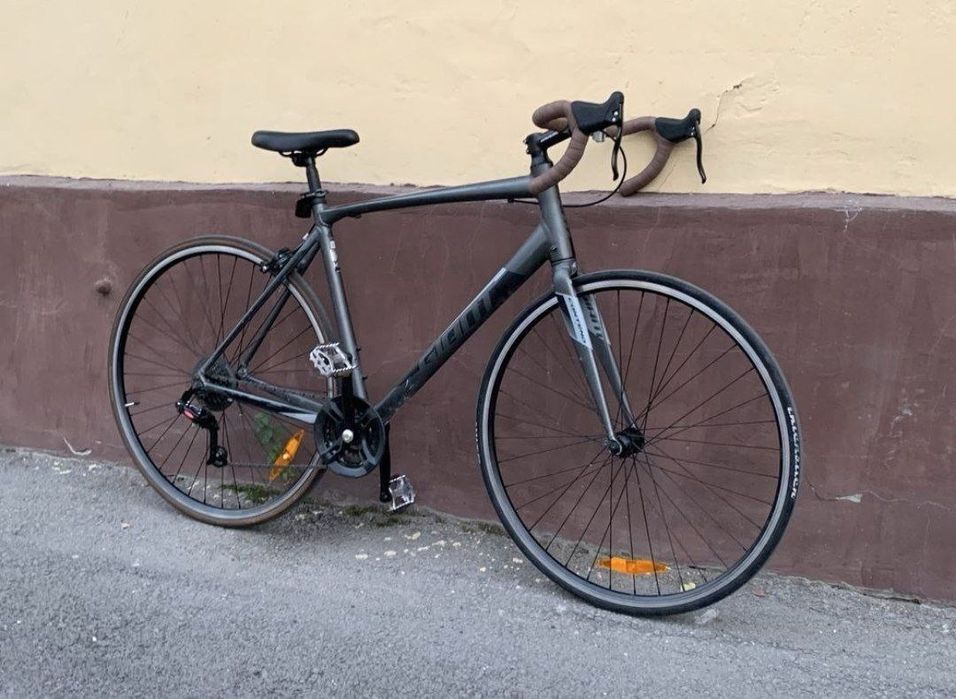 Продаю Шоссейный велосипед Giant Content 3