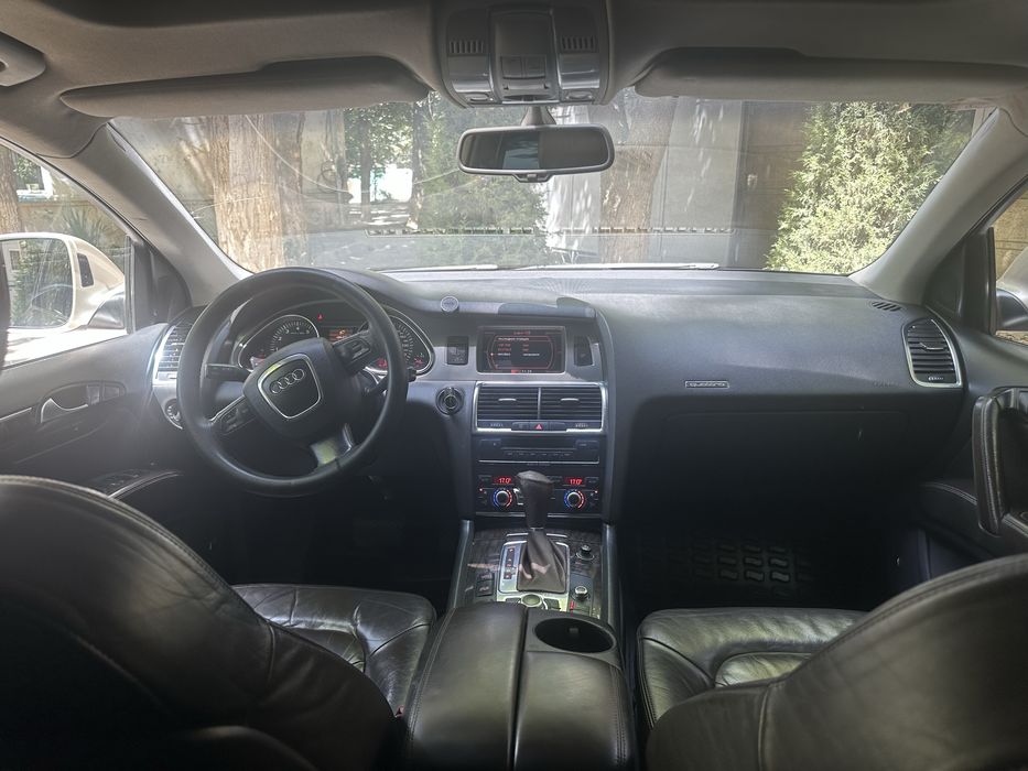 Ауди Q7 4,2 литра срочно