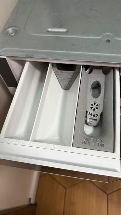 Комбинирана Пералня със сушилня за вграждане AEG-АЕГ 8/4 кг 1600 об/м