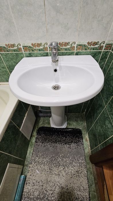 Раковина с пьедесталом