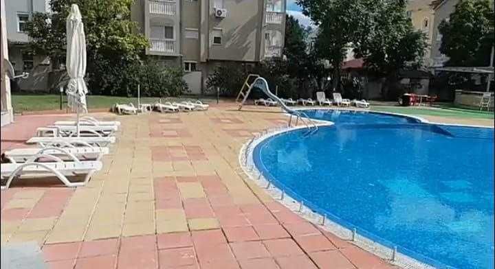 Под наем студио в ж.к
Semiramida Gardens в Слънчев бряг, кв. Чайка.