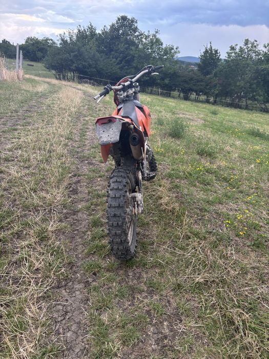 Vând cross de 200 ktm in stare de functionare