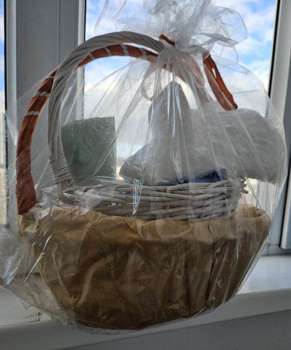 Продам 2 корзины по цене 1 за 3000тг.