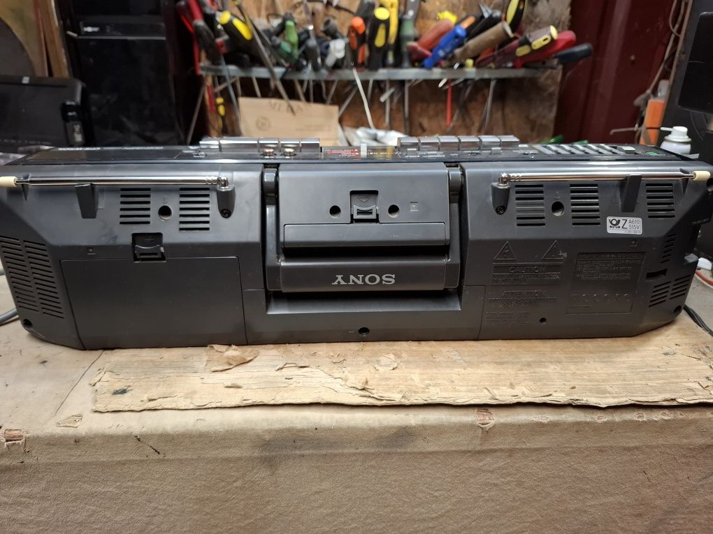 Продава сe касетофон Sony CFS-W50IL.