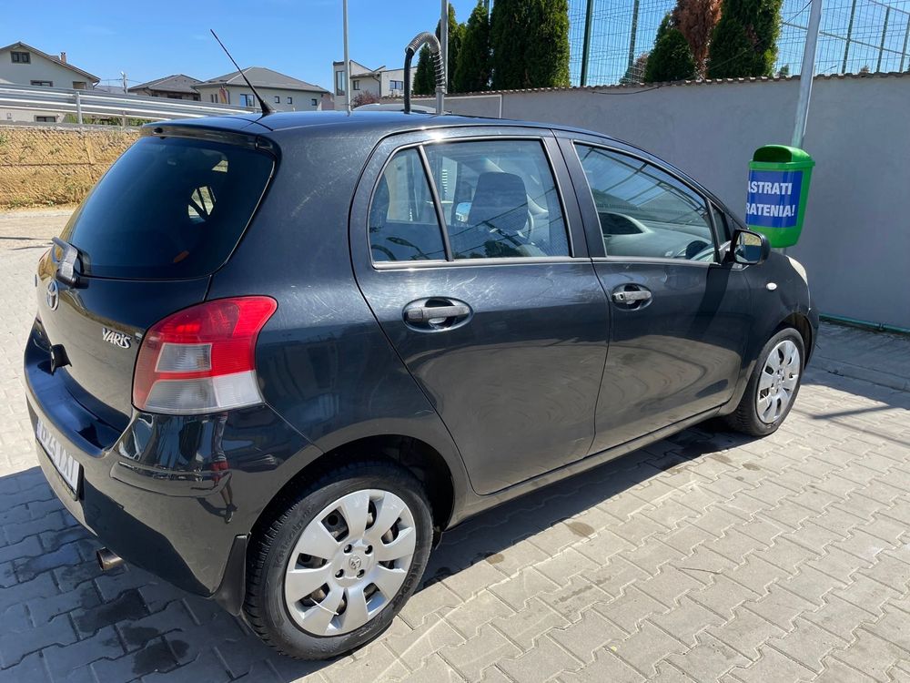 Toyota yaris 2010