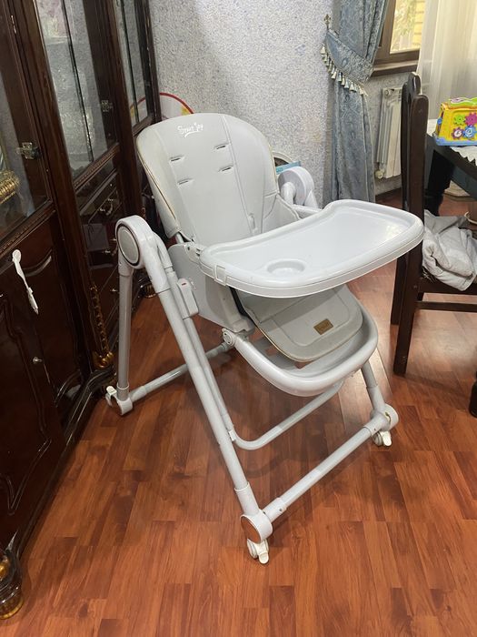 Продается детский столик для кормления