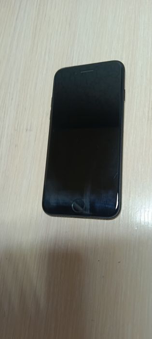Телефон iPhone 7