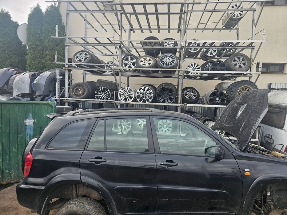 Dezmembrez Toyota Rav 4 cod 1CD-FTV 85 KW an 2004